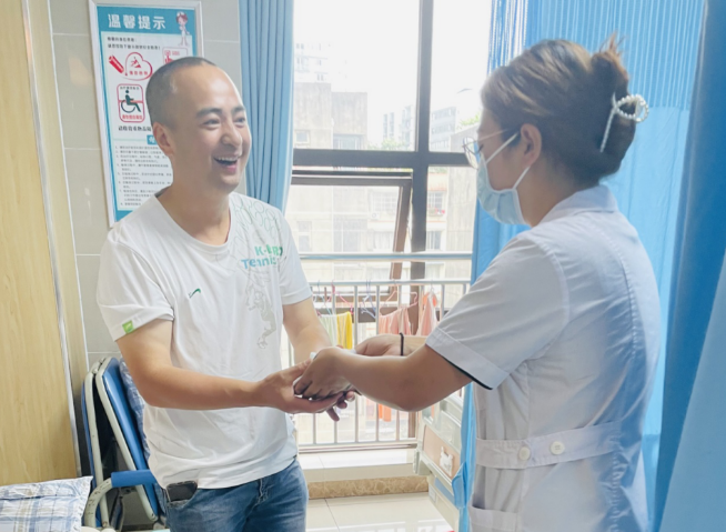 雅安結石病醫(yī)院為患者送上“愛心粽”